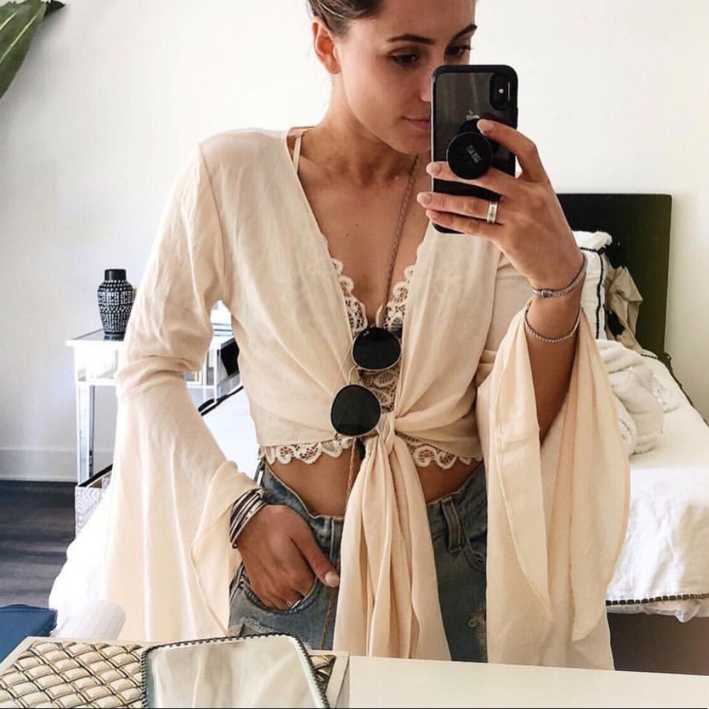 Desert blooms wrap top